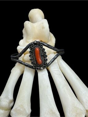 Vintage Petite 1950s Navajo Sterling Silver Blood Ox Coral Cuff Bracelet